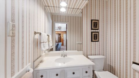 Tiny photo for 120 Hickory Street, Huntsville, TX 77320 (MLS # 33543119)