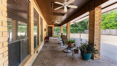 Tiny photo for 120 Hickory Street, Huntsville, TX 77320 (MLS # 33543119)