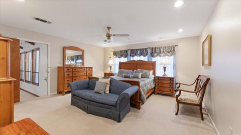 Tiny photo for 120 Hickory Street, Huntsville, TX 77320 (MLS # 33543119)
