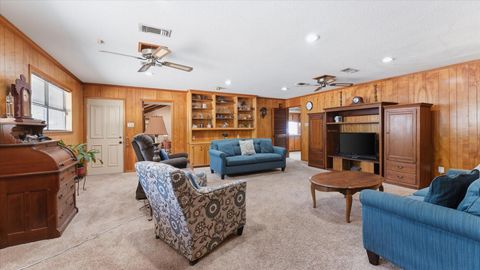 Tiny photo for 120 Hickory Street, Huntsville, TX 77320 (MLS # 33543119)
