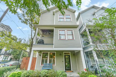 240 E Woodland Street Houston TX 77009