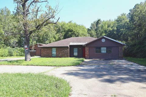 Photo of 6680 Helbig Road, Beaumont, TX 77708 (MLS # 25390755)