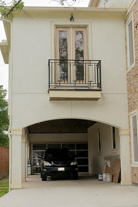 Photo of 5545 Navarro Street #GQ, Houston, TX 77056 (MLS # 32645166)