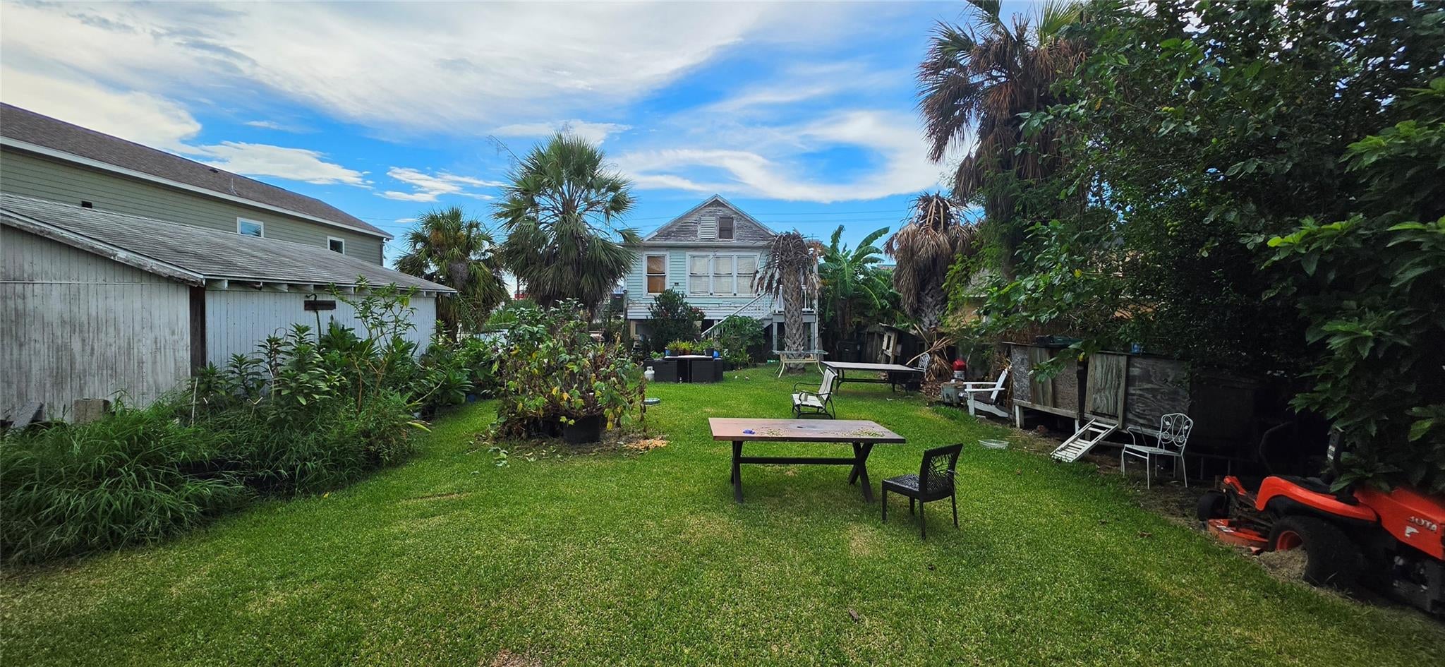 6020 Avenue Q 1/2