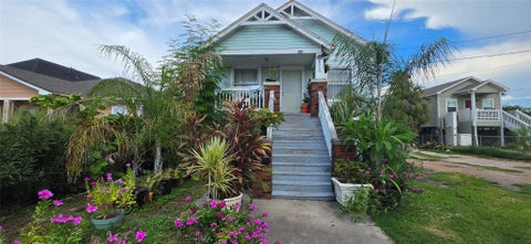 Photo of 6020 Avenue Q 1/2, Galveston, TX 77551 (MLS # 23503498)