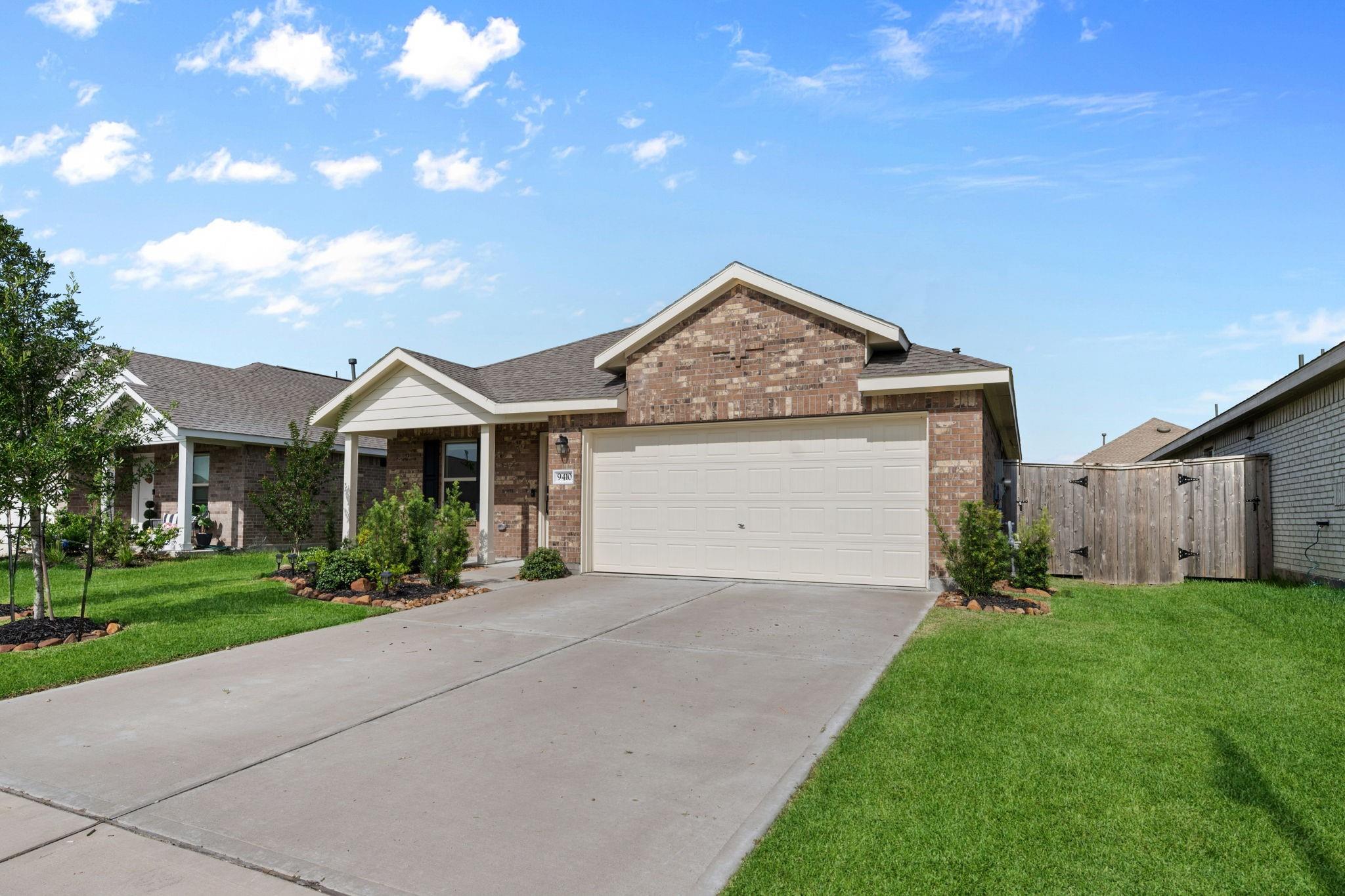 9410 Songlark Crest Dr