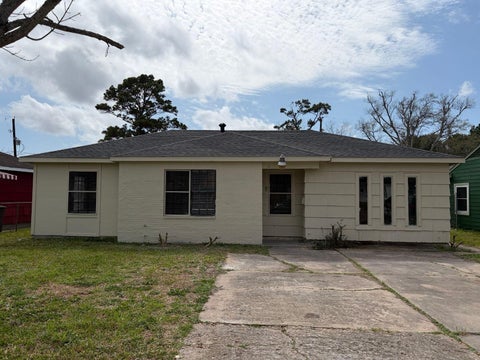 Homes For Rent - 5530 Lakefield Drive<br/> Houston, TX 77033