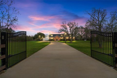 Homes For Sale - 6209 E Fm 1462 Road<br/> Rosharon, TX 77583