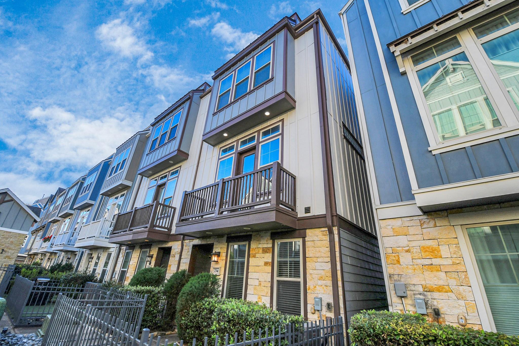 734 N Shepherd Drive