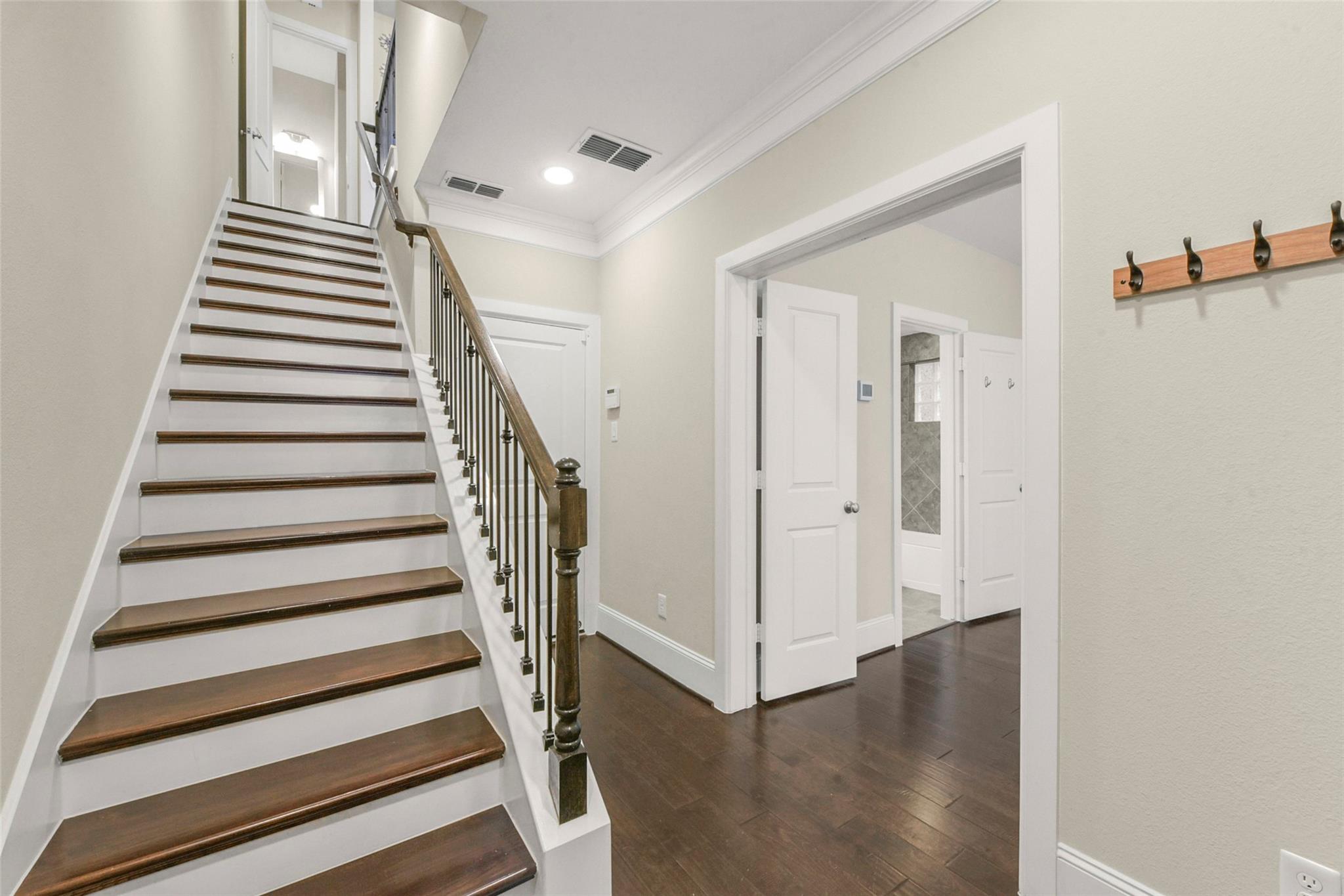 734 N Shepherd Drive