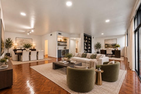 Photo of 21 Briar Hollow Lane #305, Houston, TX 77027 (MLS # 40861053)