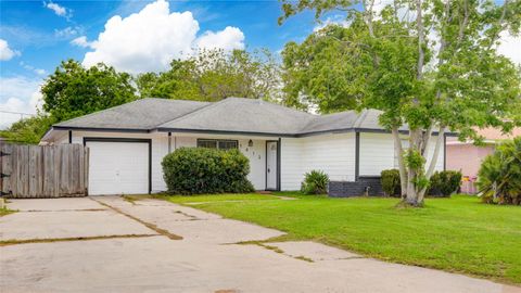 Photo of 1412 W 10th Street, Freeport, TX 77541 (MLS # 10784486)