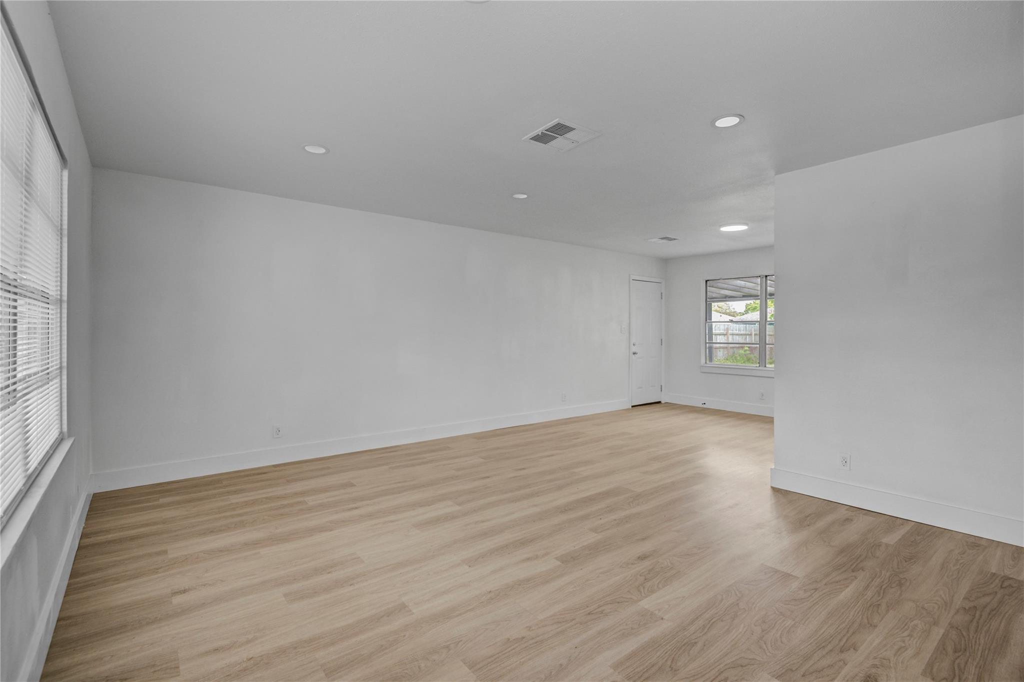 1412 W 10th Street