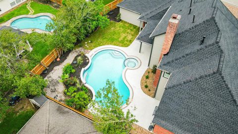 Photo of 5807 Mountain View Drive, Houston, TX 77345 (MLS # 40104313)