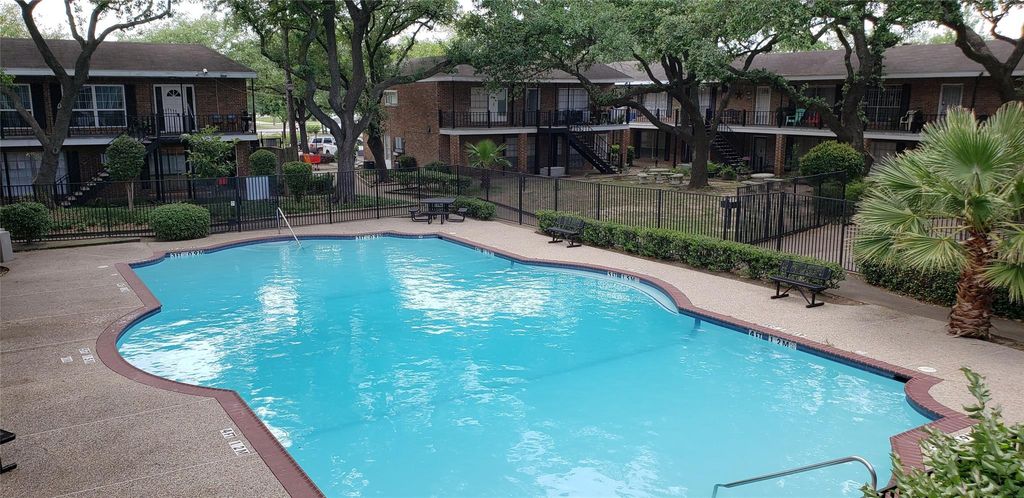 Photo of 6405 Westward Street #88, Houston, TX 77081 (MLS # 39022757)