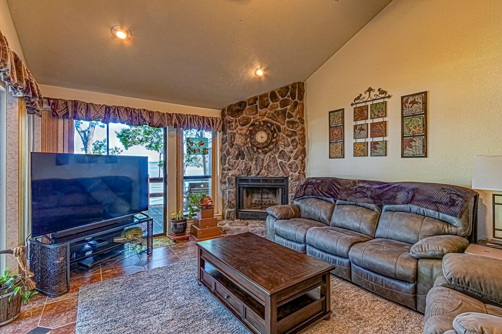 1436 Indian Hill Boulevard