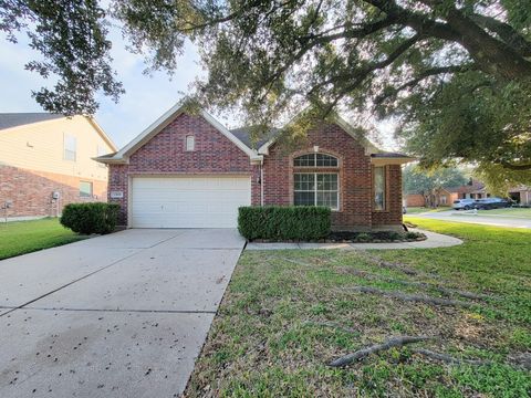 Photo of 13935 Charterhouse Way, Sugar Land, TX 77498 (MLS # 82284433)