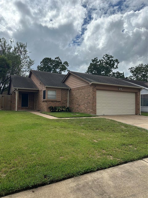Photo of 13171 Pebblewalk Ci Cir, Houston, TX 77041 (MLS # 31979298)