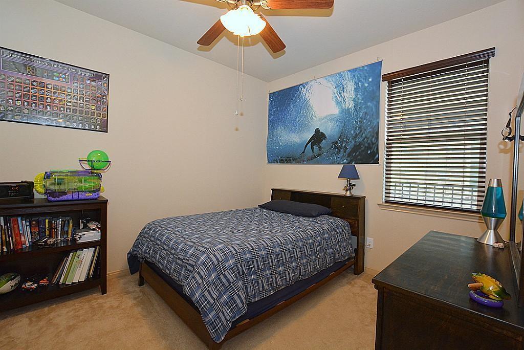 18907 Cove Pointe Dr Drive