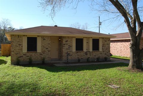 Photo of 4710 Pine Street, Seabrook, TX 77586 (MLS # 94647627)