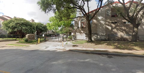 Condo For Rent - 10855 Meadowglen Lane #810<br/> Houston, TX 77042