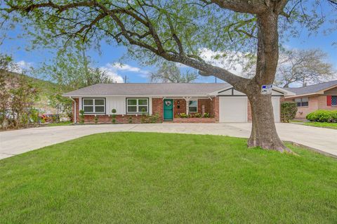 Photo of 8706 Glen Valley Drive, Houston, TX 77061 (MLS # 66594255)