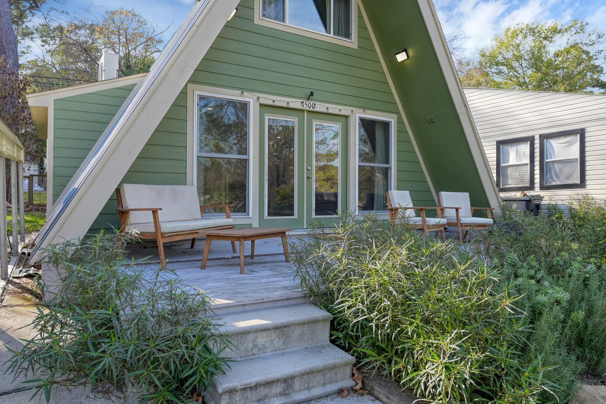 1500 W Pine Lake Circle