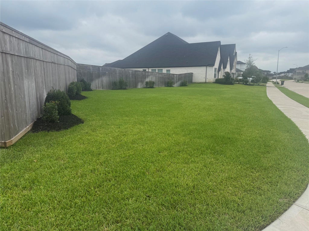 Photo of 9911 Deep Water Dr Drive, Missouri City, TX 77459 (MLS # 70594539)