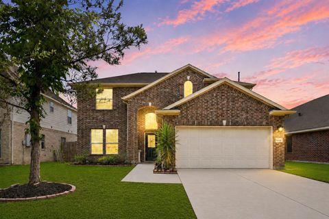 Photo of 9438 Emerald Lakes Drive, Rosharon, TX 77583 (MLS # 88606422)