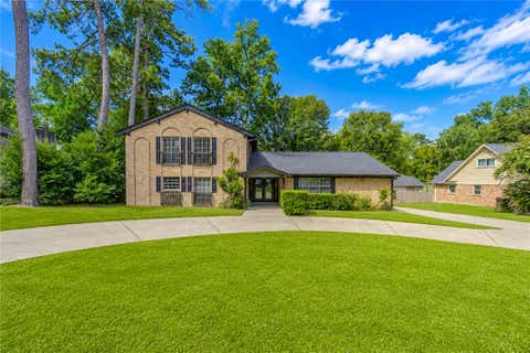 Photo of 814 Stone Mountain Drive, Conroe, TX 77302 (MLS # 3963456)