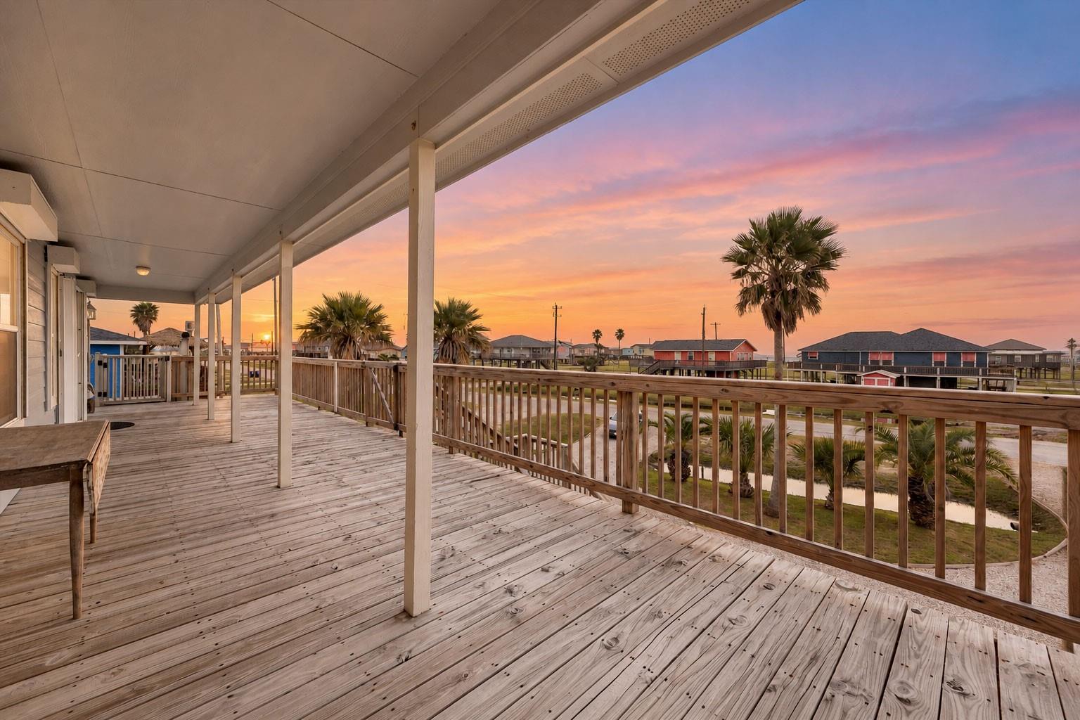 904 Surf Drive
