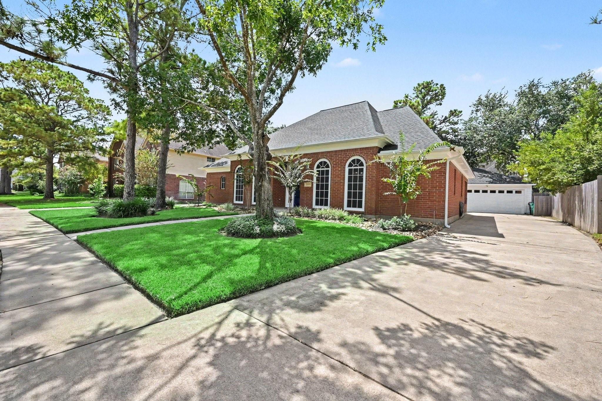 20811 Autumn Redwood Way