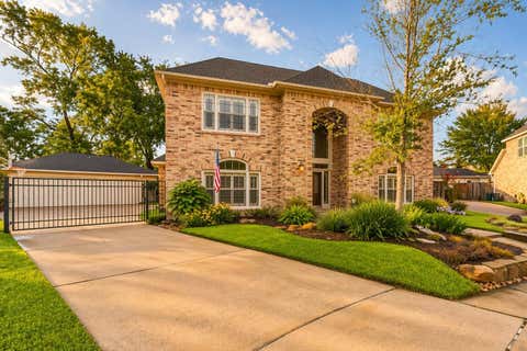 Photo of 2214 Cherrytree Ridge Lane, Houston, TX 77062 (MLS # 79104695)