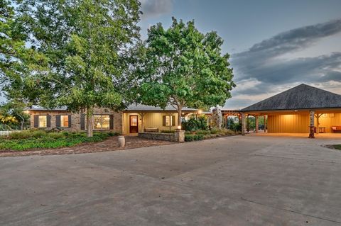 7940 Minarcik Road New Ulm TX 78950