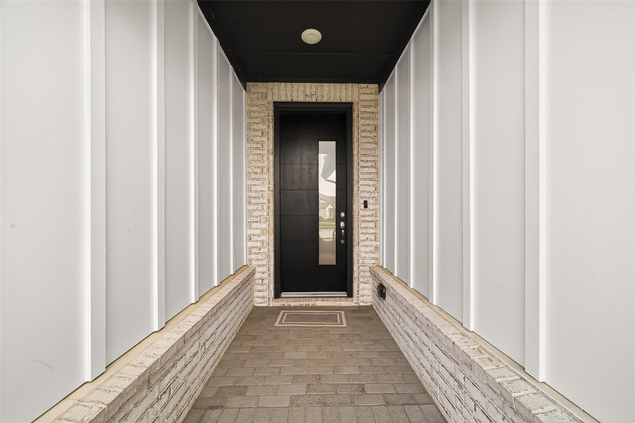 19335 Hackberry Hollow Trail