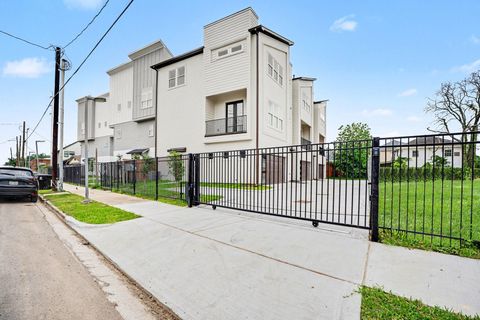 Photo of 115 Milby Street, Houston, TX 77003 (MLS # 90270845)