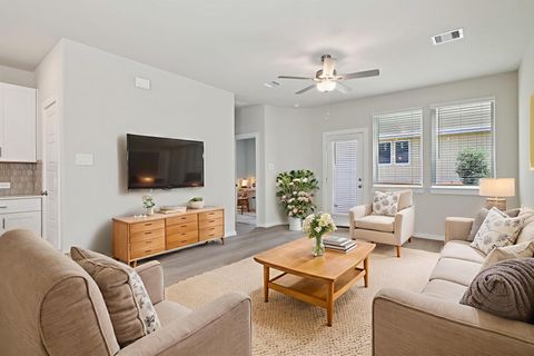 Apartment For Sale - 29131 Farmhouse Estates Drive<br/> Waller County, Waller, TX 77484