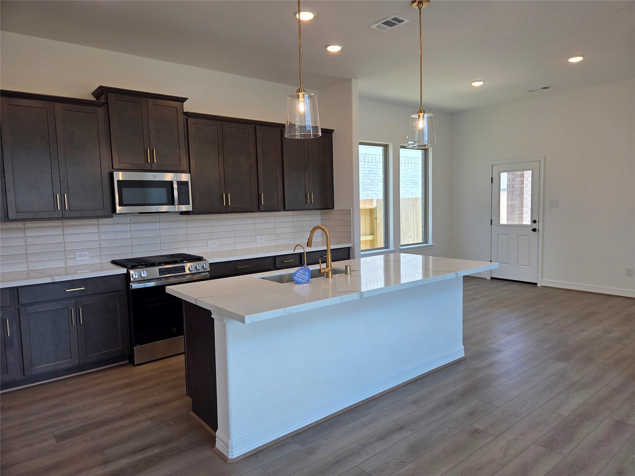 21619 Foxes Trove Trail