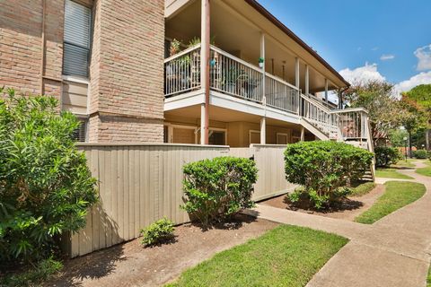 Photo of 2100 Wilcrest Drive #127, Houston, TX 77042 (MLS # 36877208)
