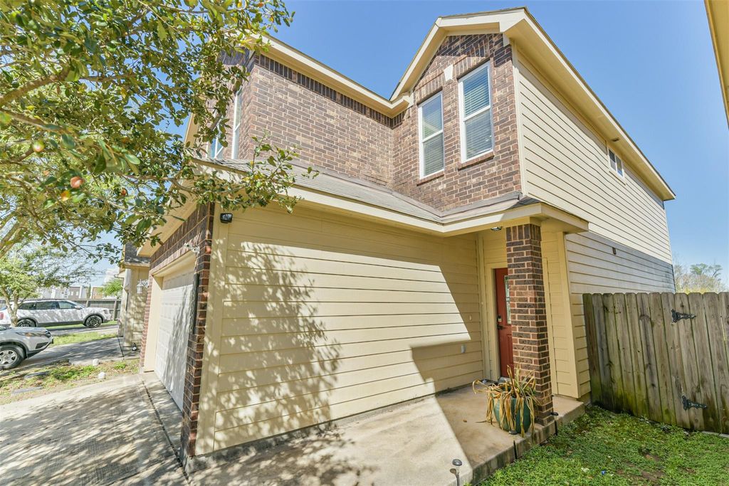 Photo of 1822 Don Alejandro, Houston, TX 77091 (MLS # 64157903)