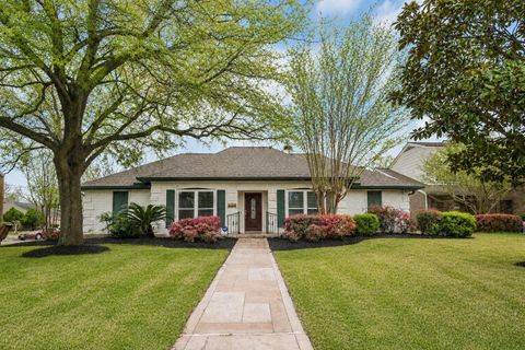 Homes For Sale - 1003 Honey Hill Drive<br/> Houston, TX 77077
