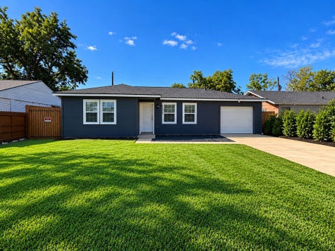 Photo of 6633 W 43rd Street, Houston, TX 77092 (MLS # 29962854)
