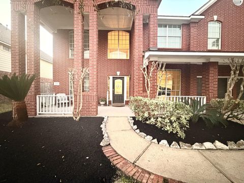Homes For Sale - 3612 W Pine Orchard Drive<br/> Pearland, TX 77581