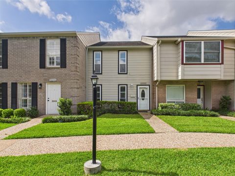 Photo of 10380 Briar Forest Drive #32/6, Houston, TX 77042 (MLS # 86656147)