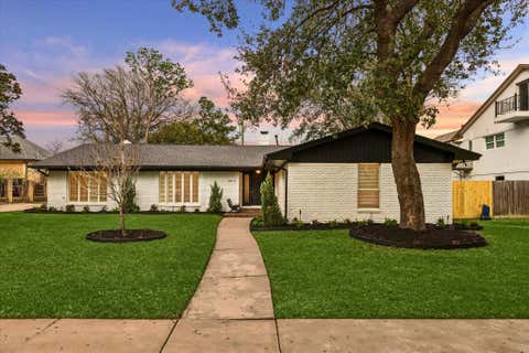 Photo of 9407 Cranleigh Court, Houston, TX 77096 (MLS # 19390522)