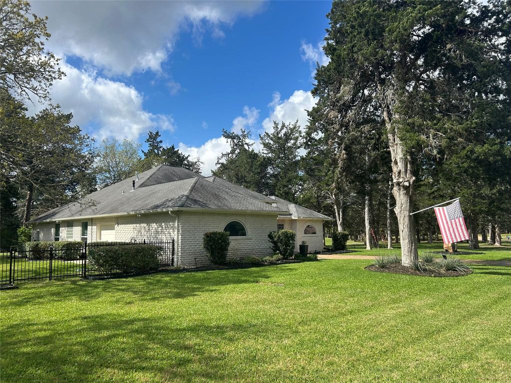 Photo of 1309 N Falls Drive, New Ulm, TX 78950 (MLS # 48077570)