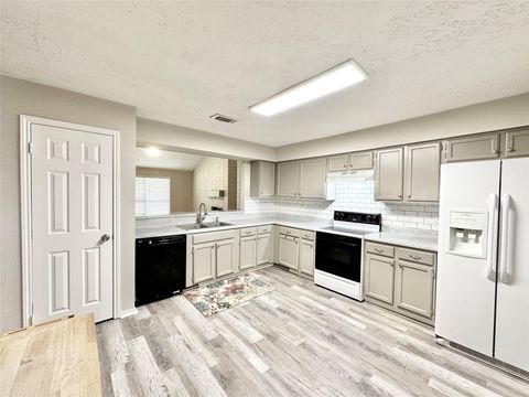Tiny photo for 12006 Fork Creek Drive, Houston, TX 77065 (MLS # 93950580)