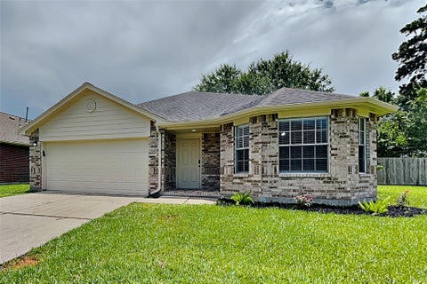 Photo of 26912 Castlecliff Lane, Kingwood, TX 77339 (MLS # 50110304)