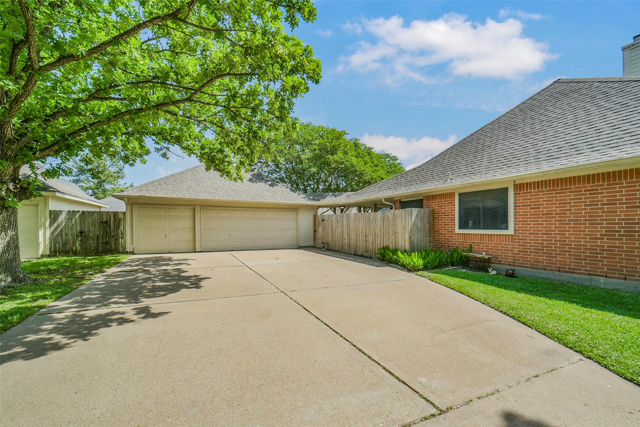 14915 Redbud Leaf Lane