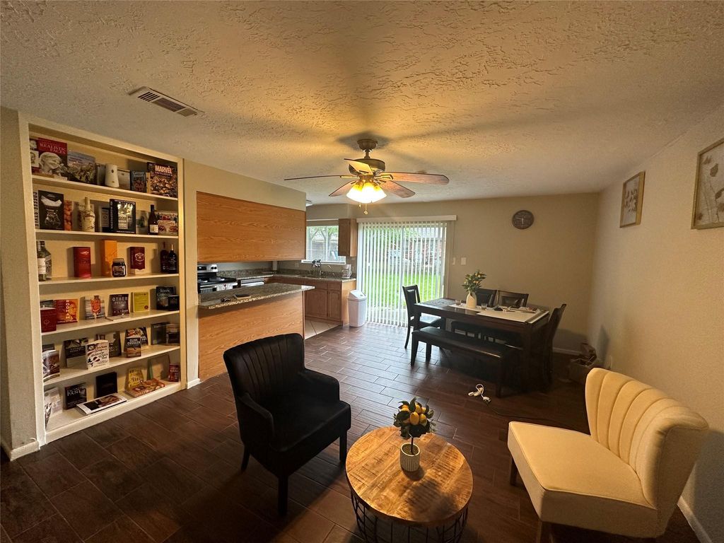 Photo of 9939 Valley Park Drive, Houston, TX 77078 (MLS # 73437964)